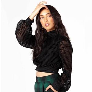 Eggie Knot Again top